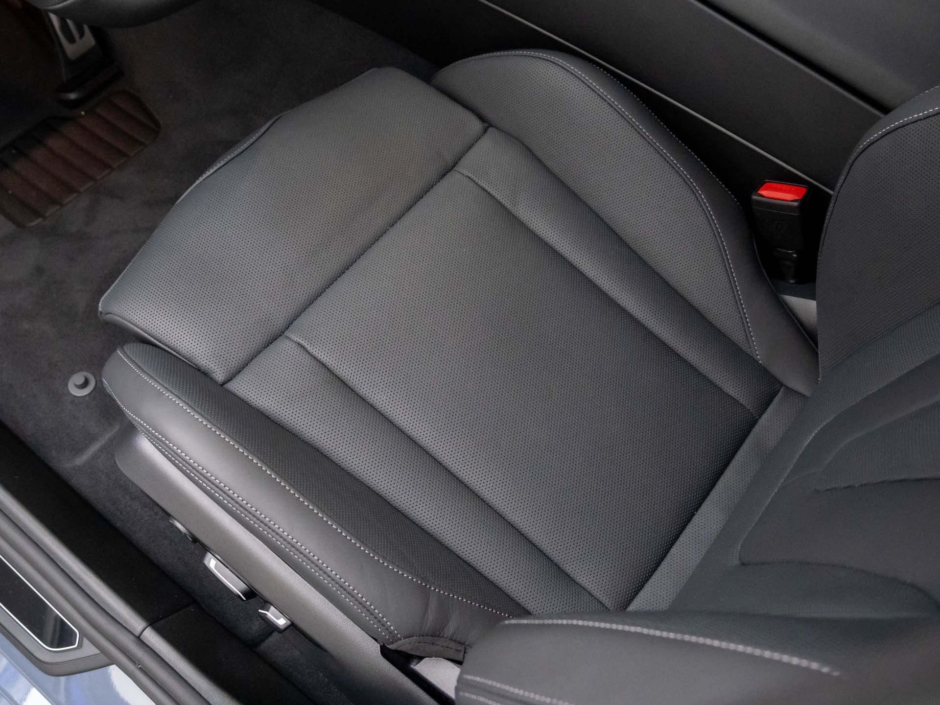 New 2026 BMW M5 w/ Carbon Package image 16