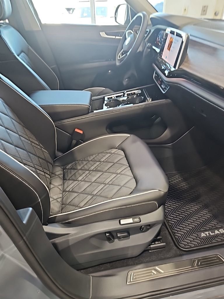New 2026 Volkswagen Atlas SEL Premium R-Line AWD/4WD image 13