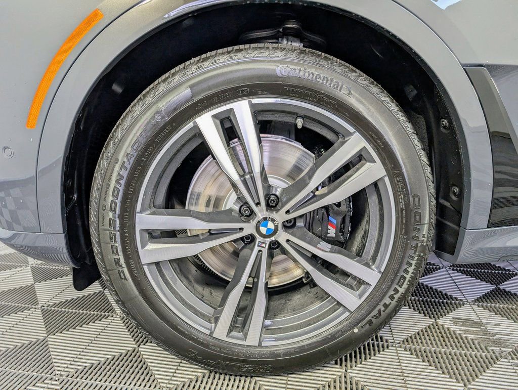 Used 2026 BMW X7 xDrive40i w/ M Sport Package image 10
