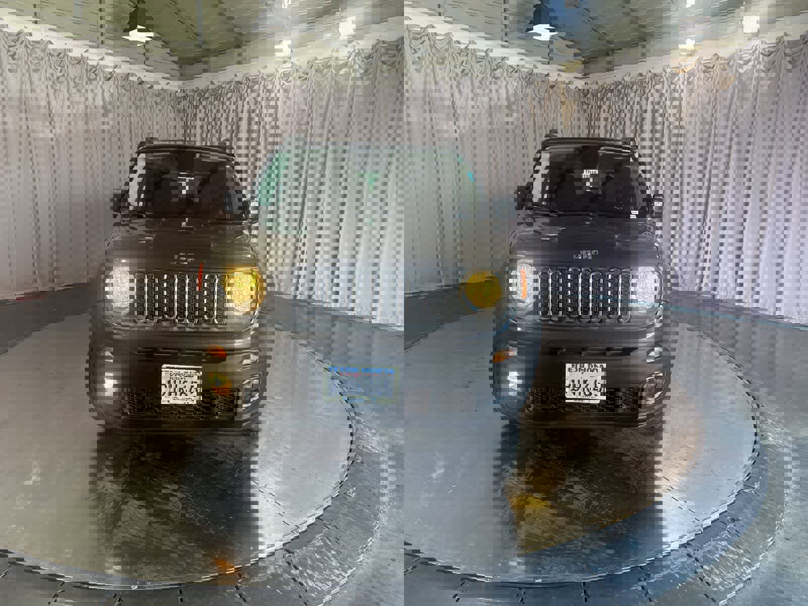 Used 2017 Jeep Renegade Latitude w/ Popular Equipment Group image 2