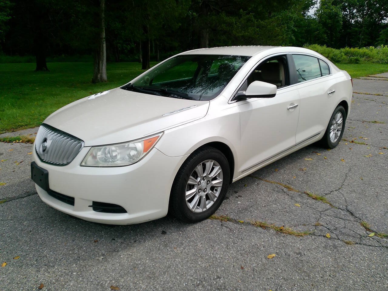 Used 2012 Buick LaCrosse Convenience FWD image 2