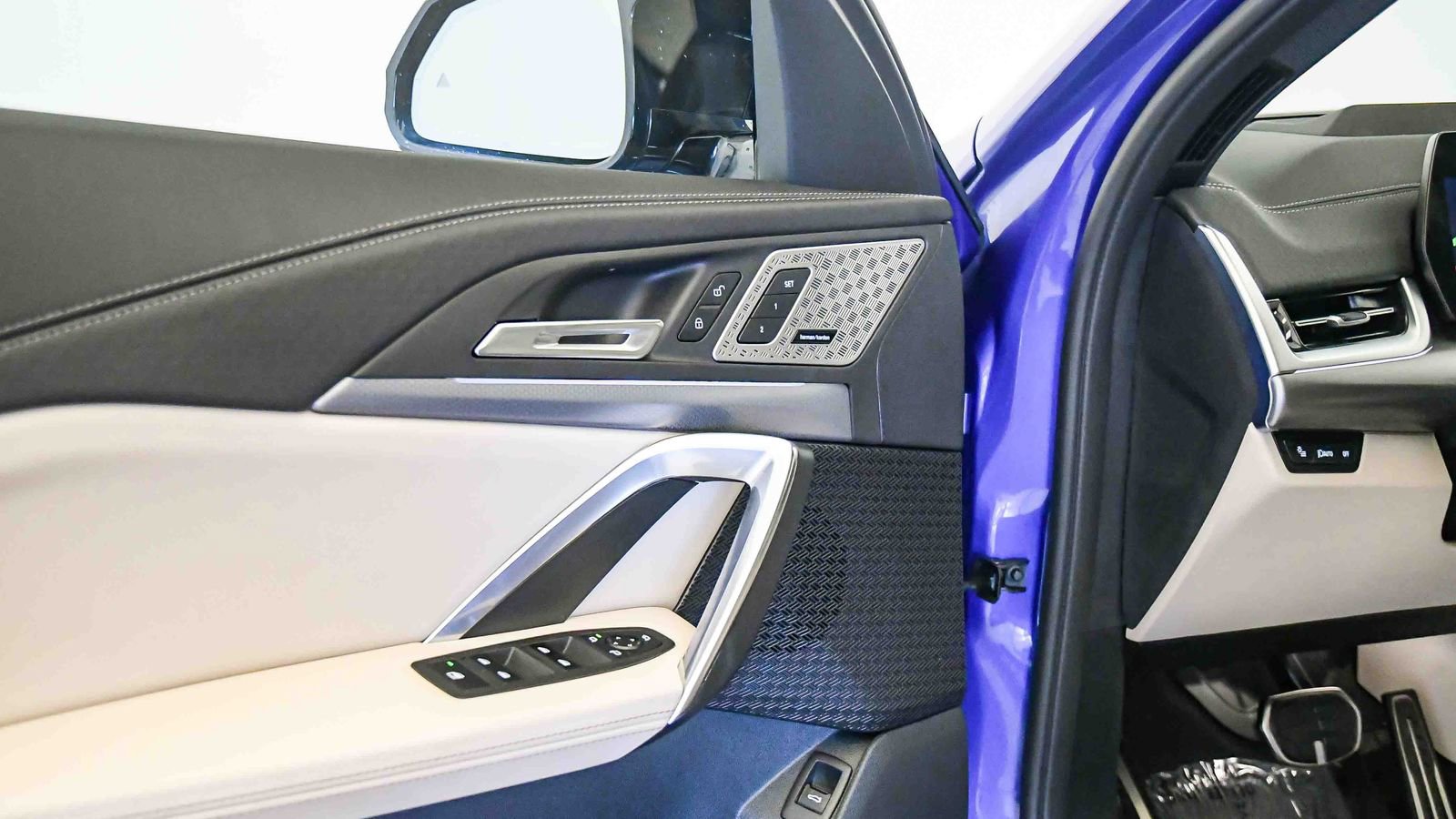 Used 2025 BMW X2 M35i image 30