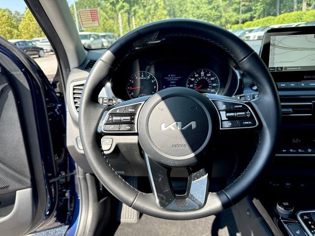 Used 2023 Kia Seltos Nightfall Edition image 14