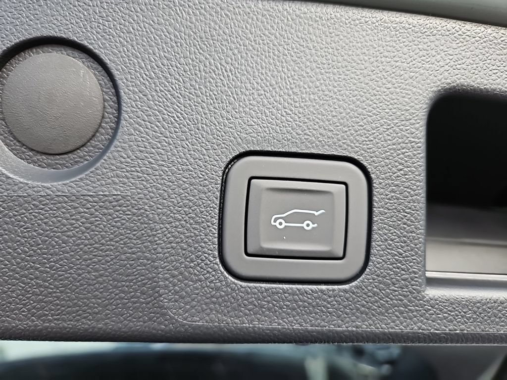 Certified 2026 Chevrolet Equinox ACTIV w/ Convenience Package III FWD image 29