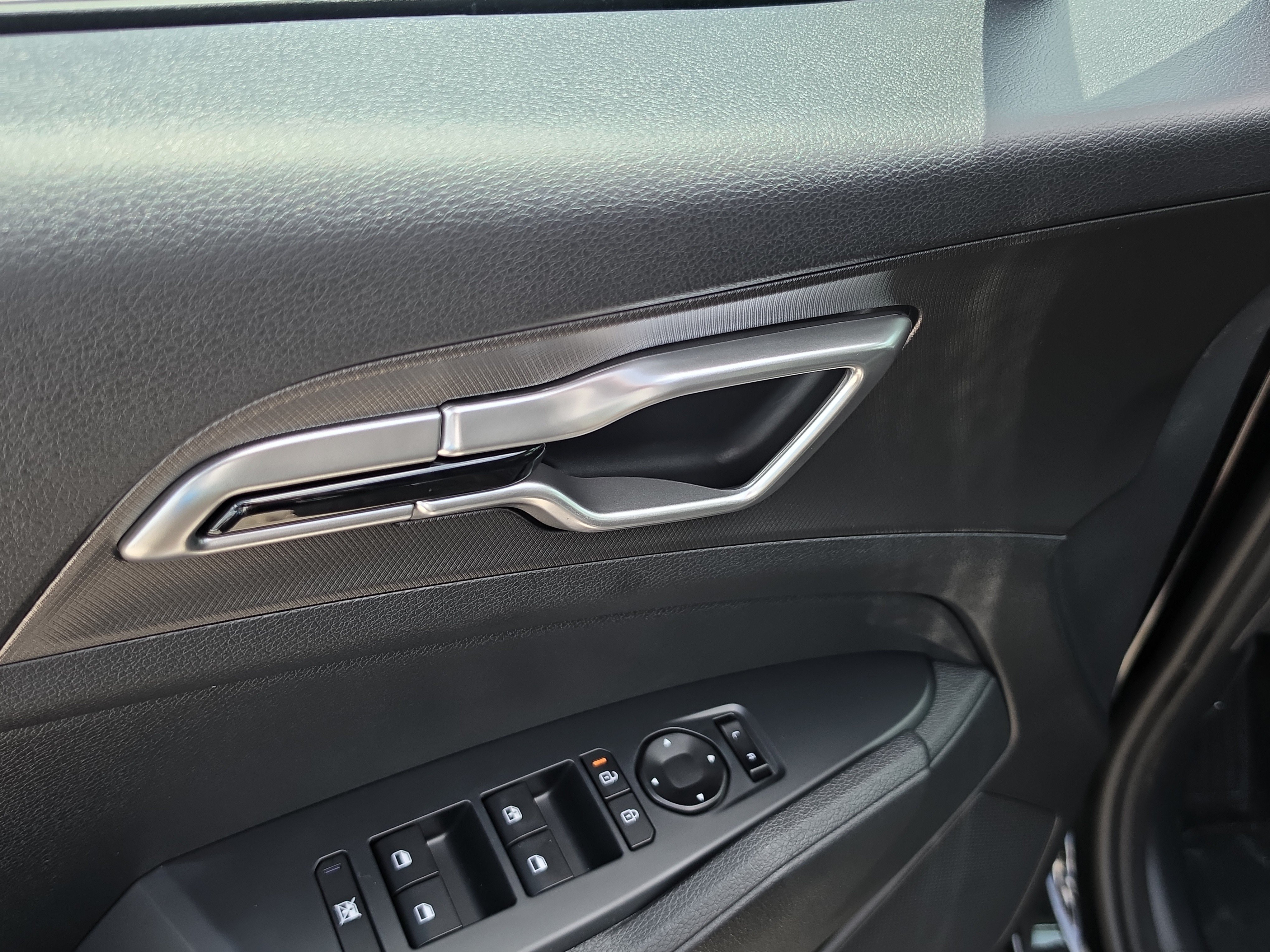 New 2027 Kia Sportage LX FWD image 18