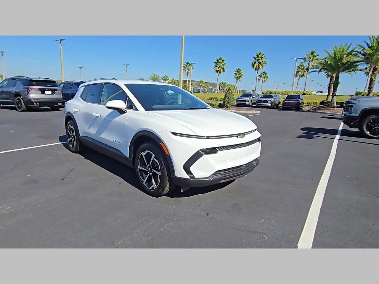 New 2026 Chevrolet Equinox EV LT image 25