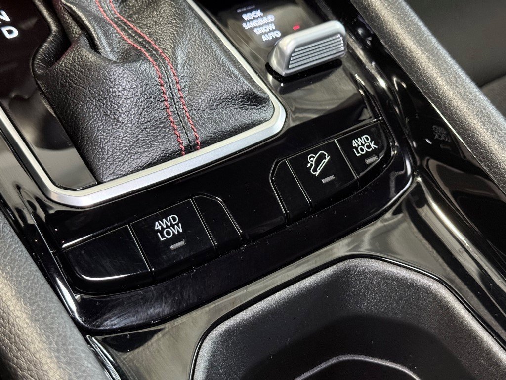 Used 2024 Jeep Compass Trailhawk image 31