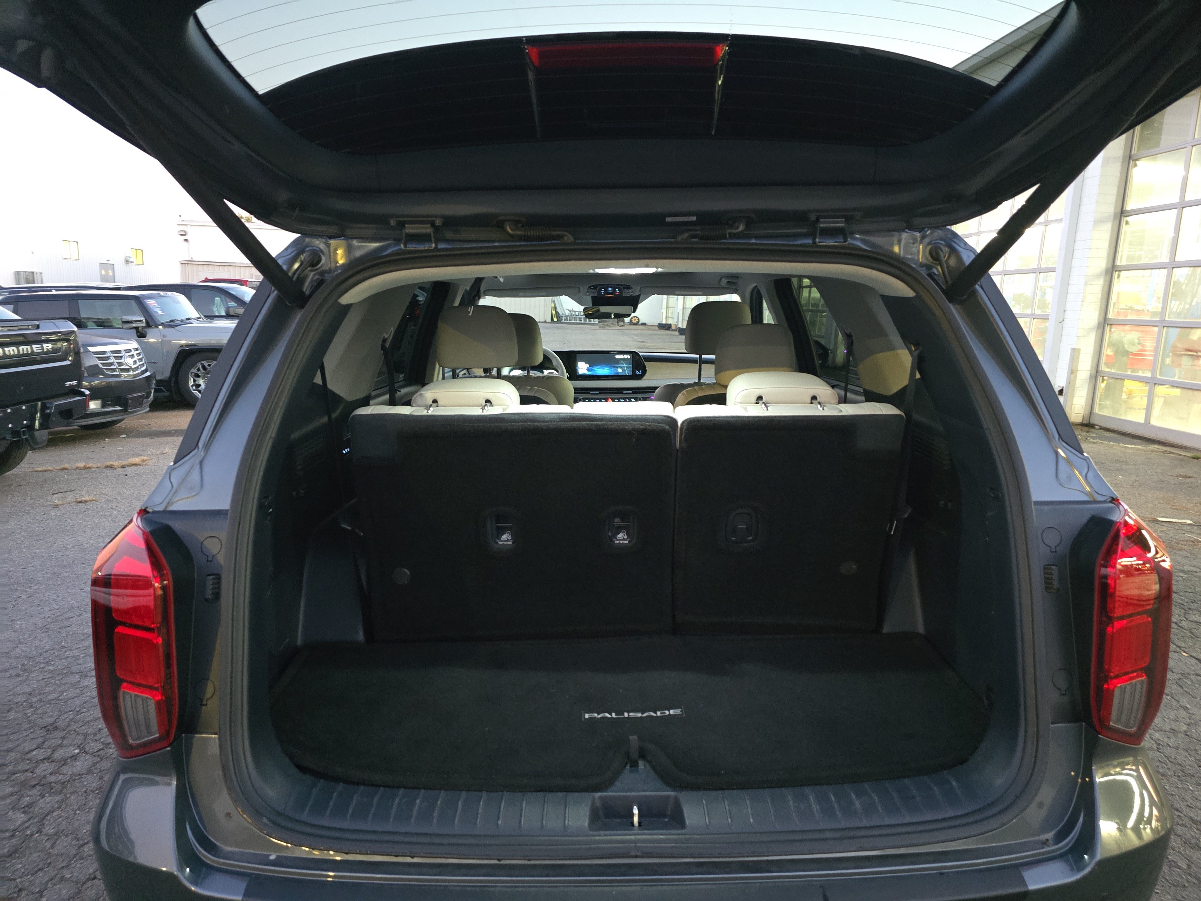 Used 2025 Hyundai Palisade Limited AWD/4WD image 13