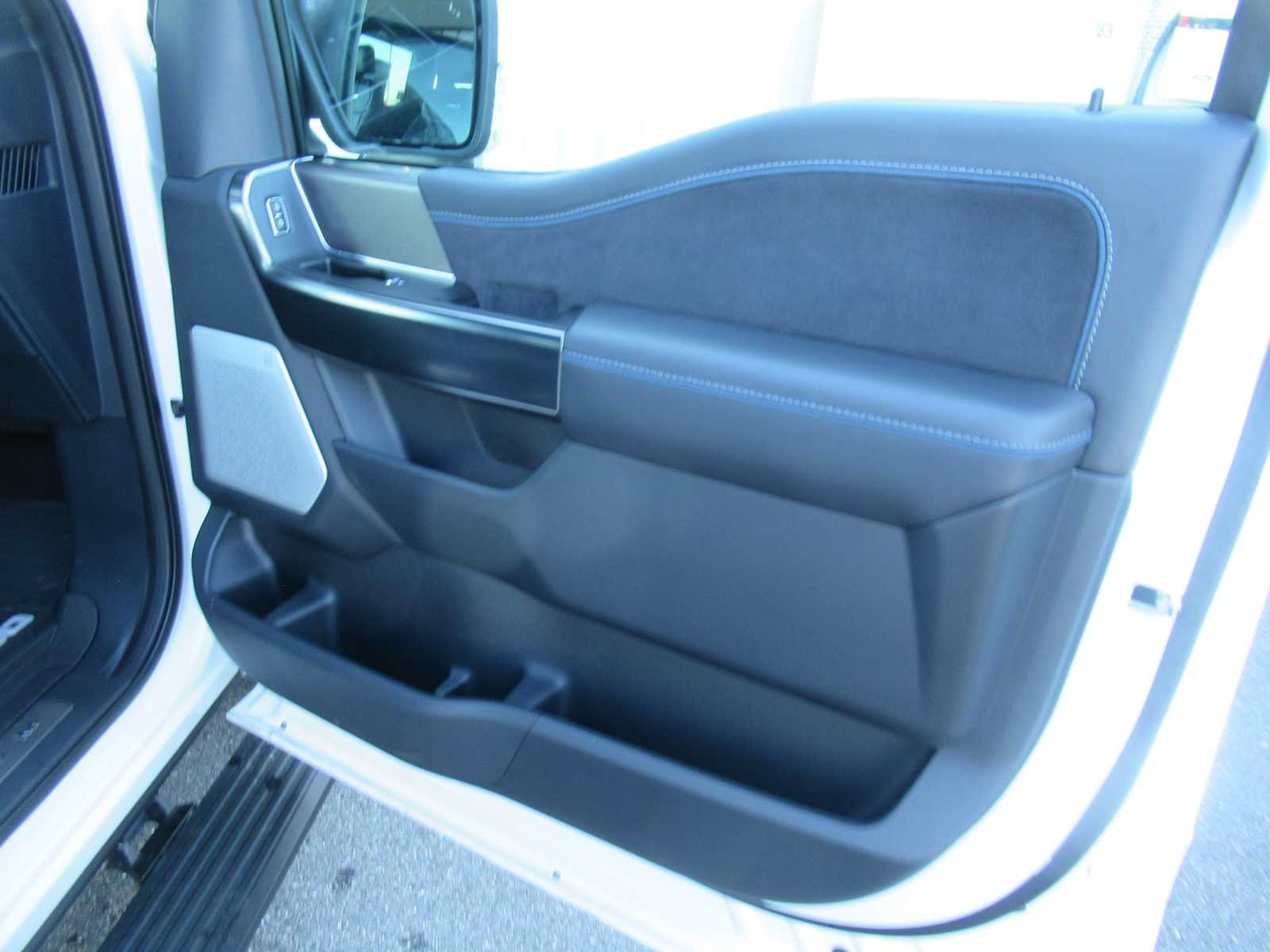 Used 2025 Ford F150 Platinum w/ Equipment Group 702A High AWD/4WD image 18