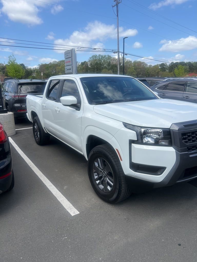 Used 2025 Nissan Frontier SV image 11