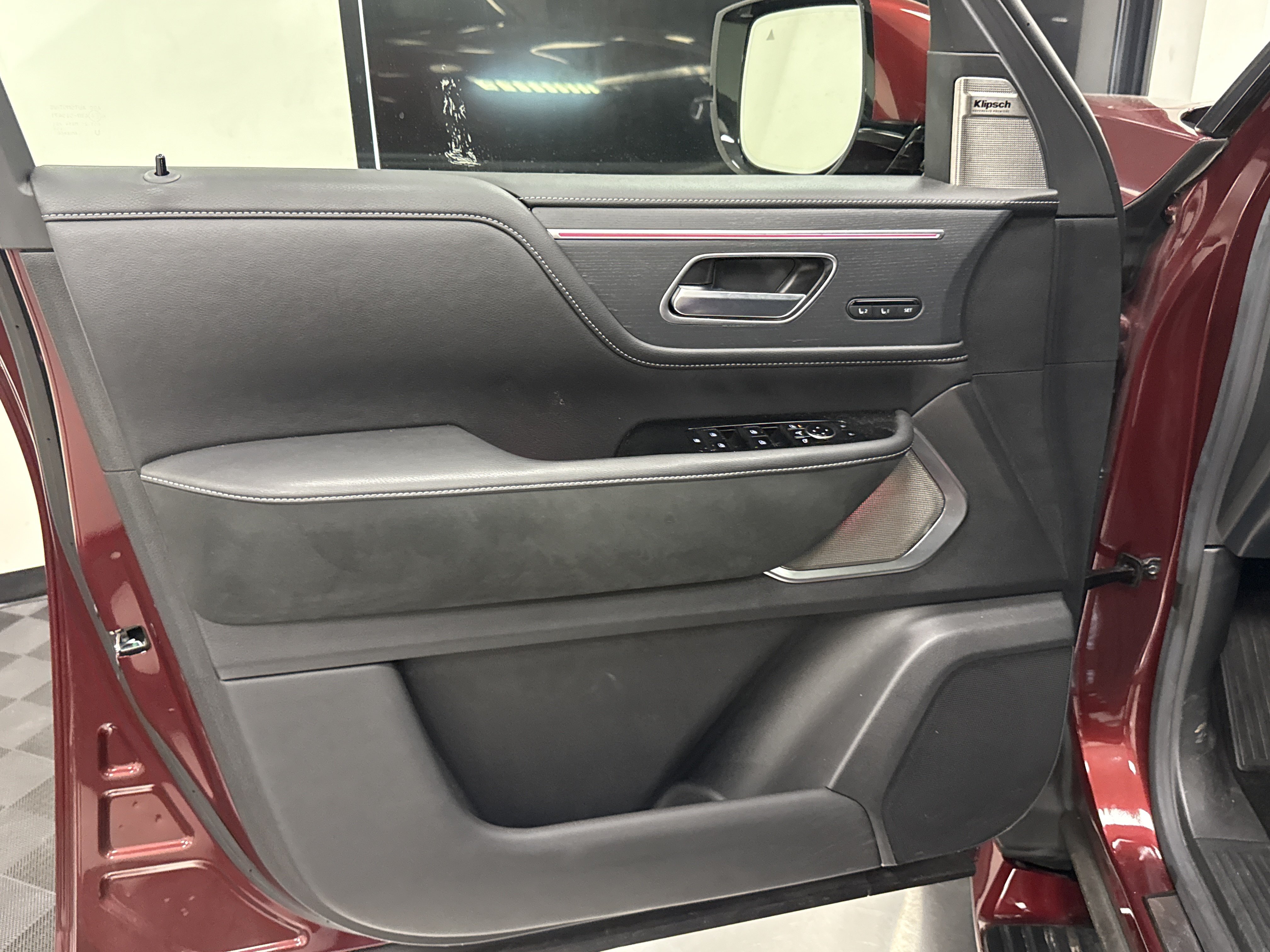 Certified 2025 INFINITI QX80 Sensory AWD/4WD image 10