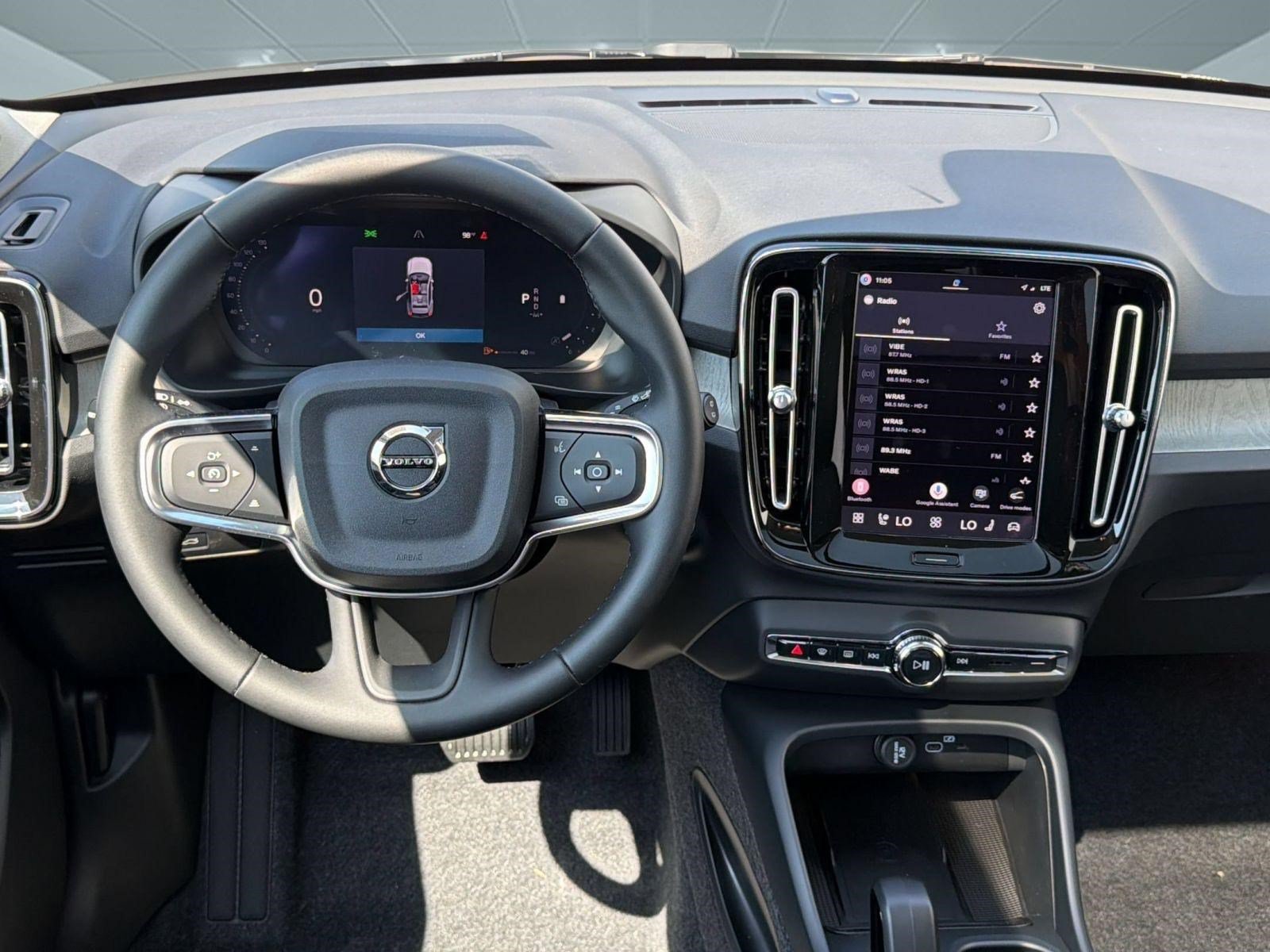 New 2026 Volvo XC40 B5 Core w/ Climate Package AWD/4WD image 28
