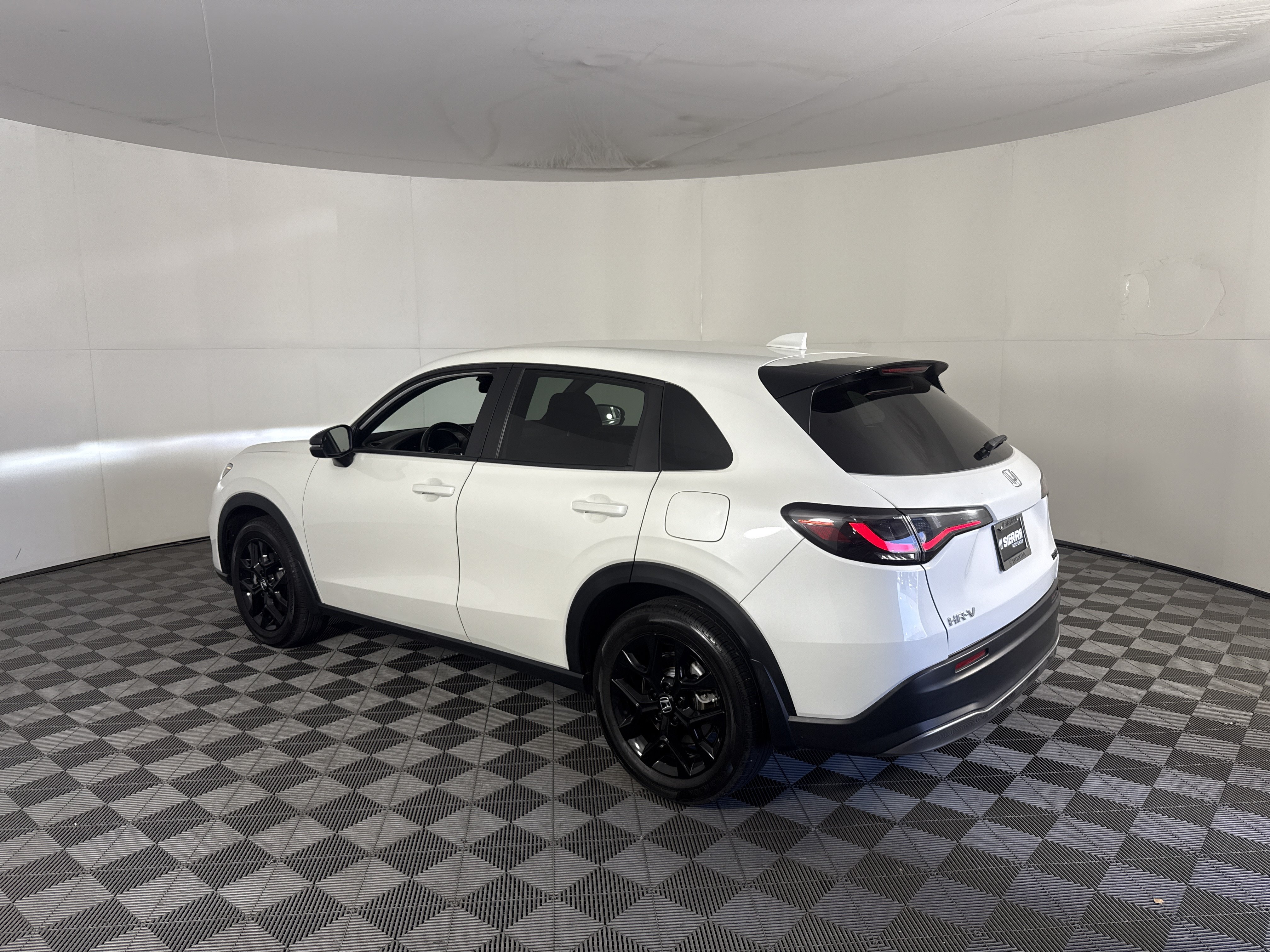Certified 2023 Honda HR-V Sport image 6