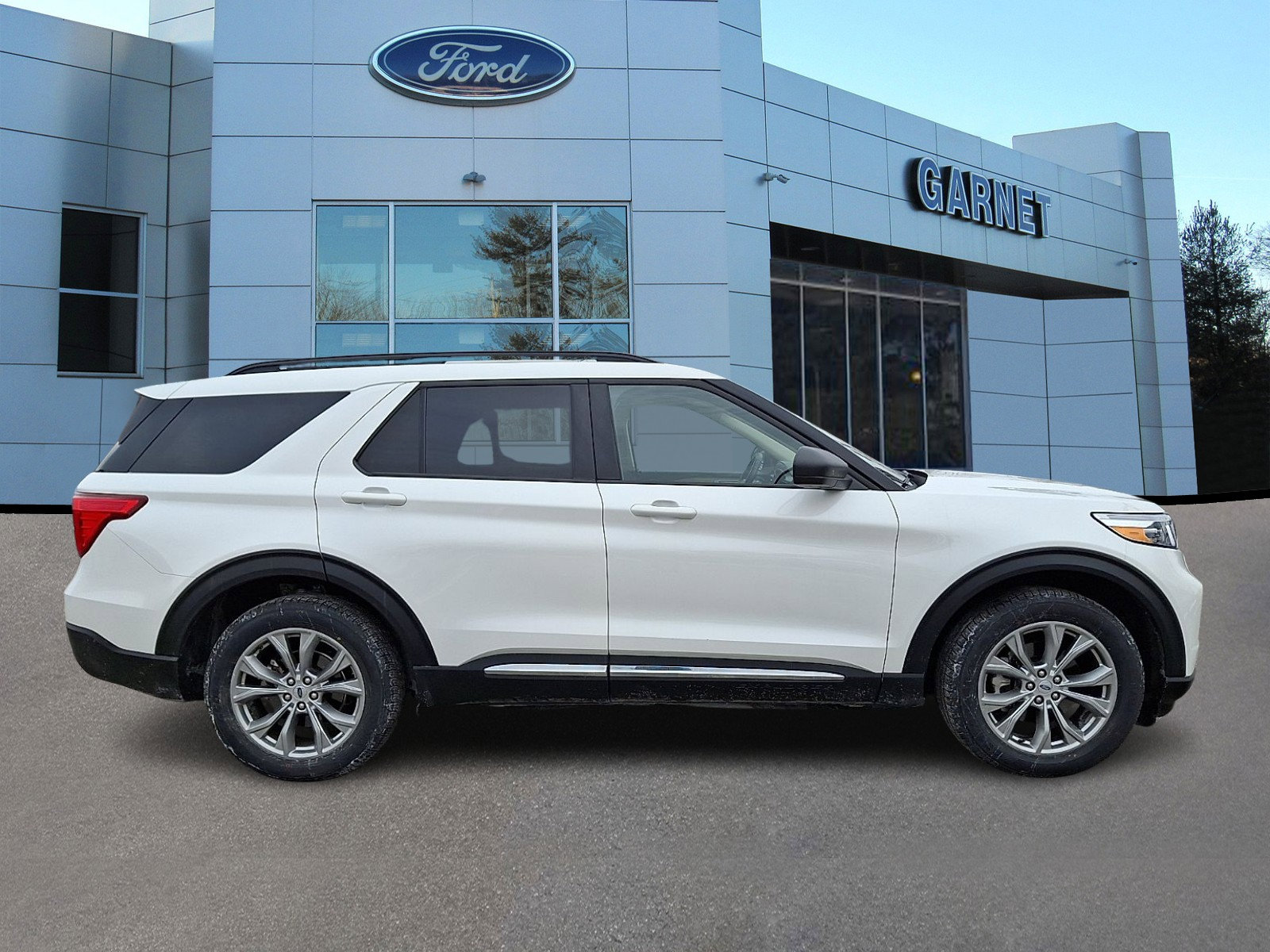 Certified 2023 Ford Explorer XLT w/ Equipment Group 202A image 10