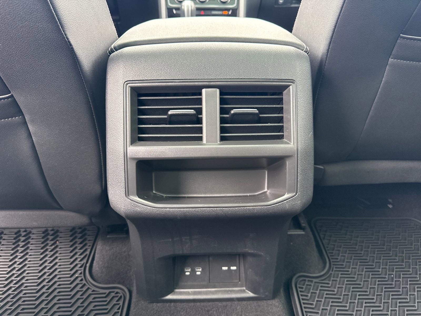 Used 2022 Volkswagen Atlas Cross Sport SE w/ Panoramic Sunroof Package image 31