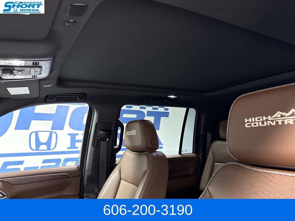 Used 2022 Chevrolet Suburban High Country AWD/4WD image 30