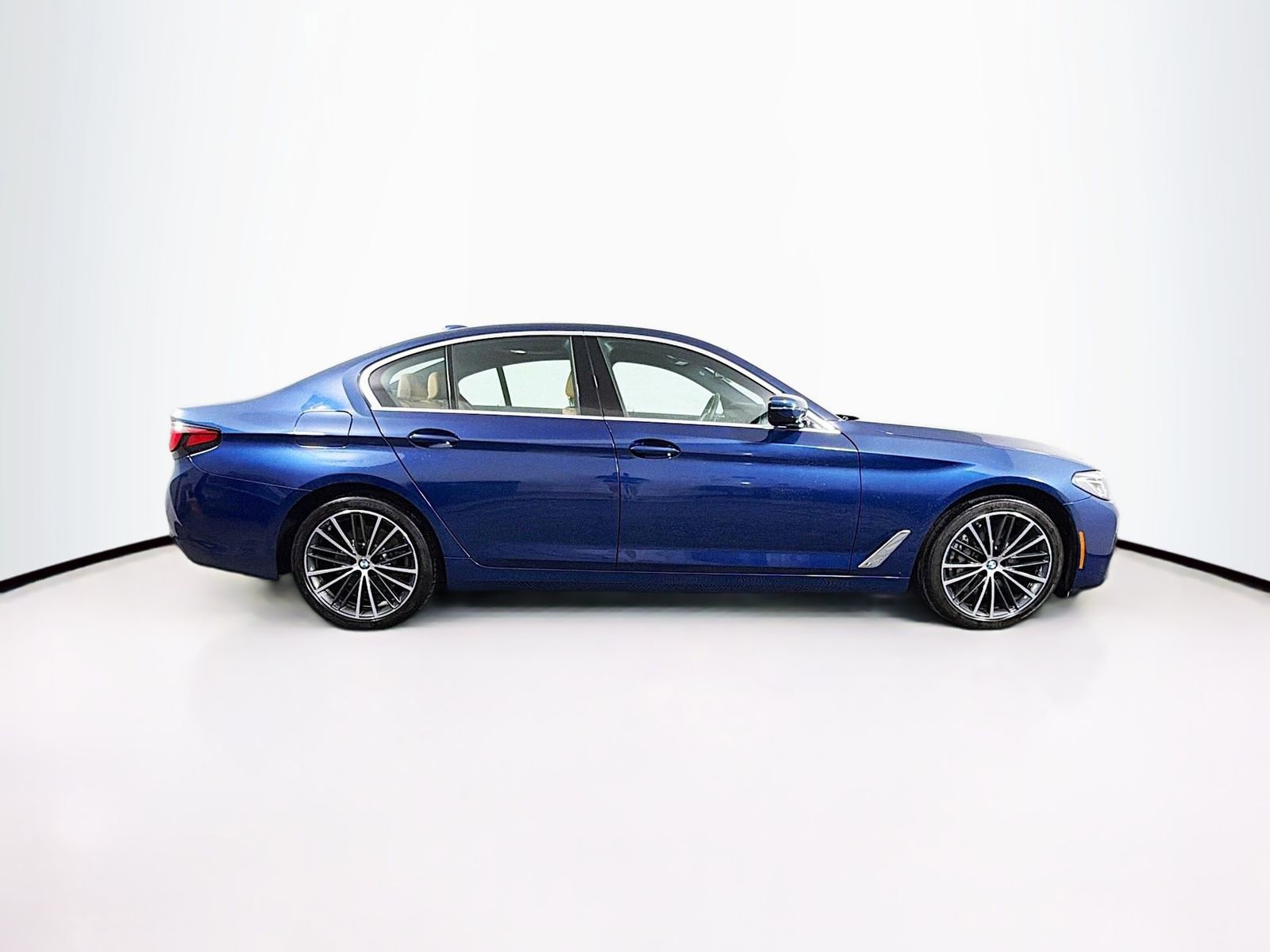 Used 2023 BMW 540i w/ Premium Package image 8