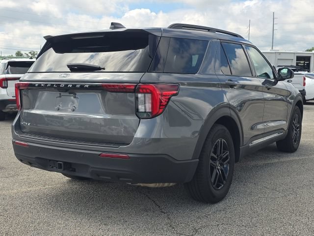 Used 2025 Ford Explorer Active RWD image 5