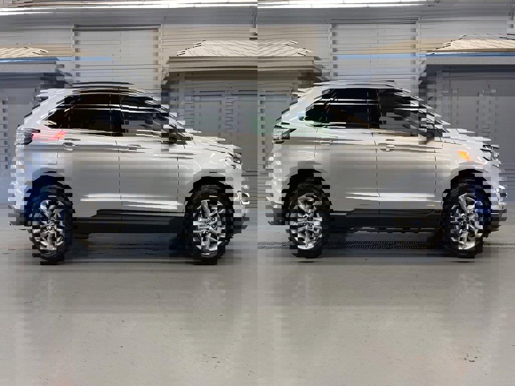Used 2017 Ford Edge SEL w/ Equipment Group 201A image 8