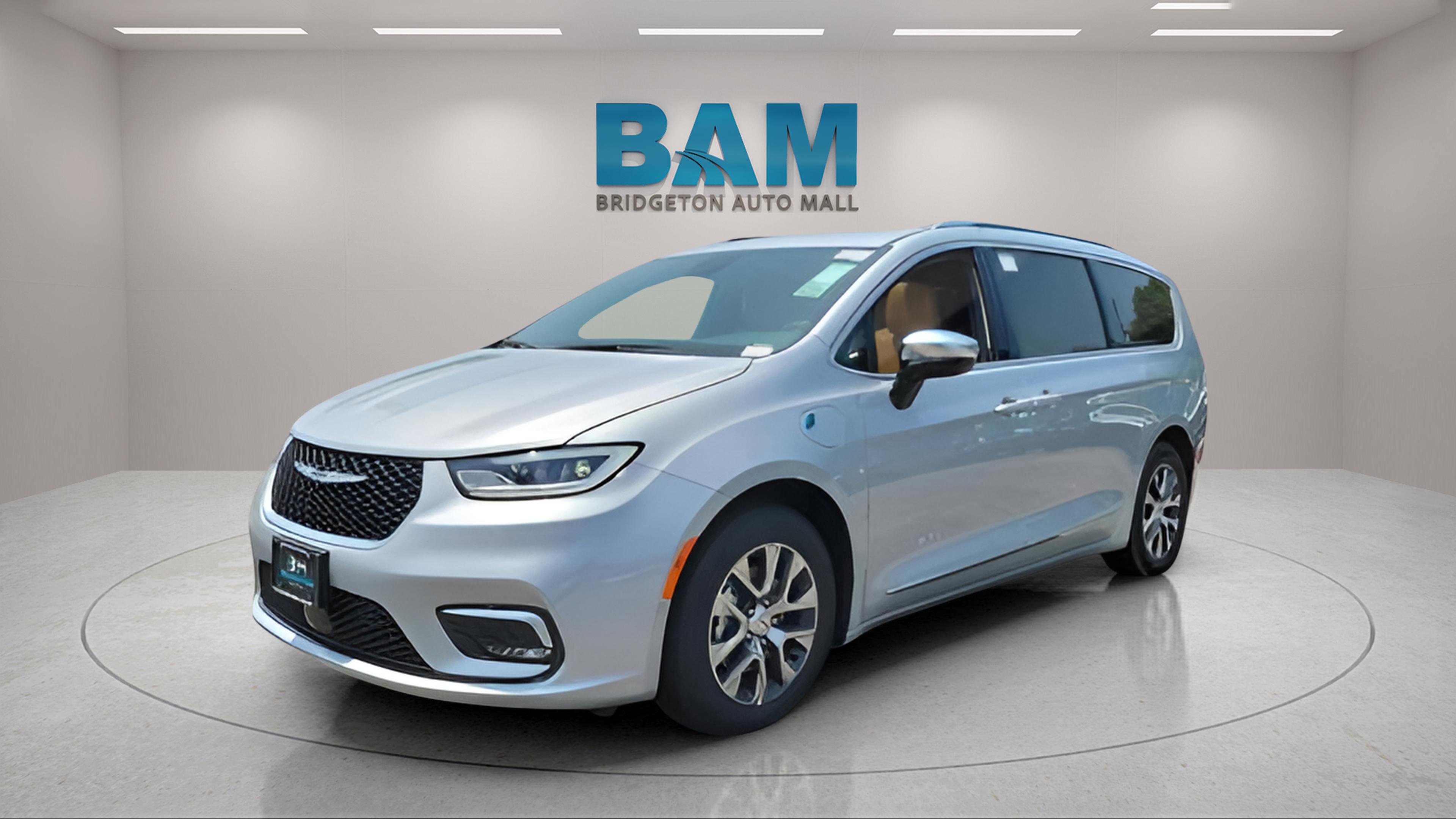 New 2023 Chrysler Pacifica Pinnacle image 2