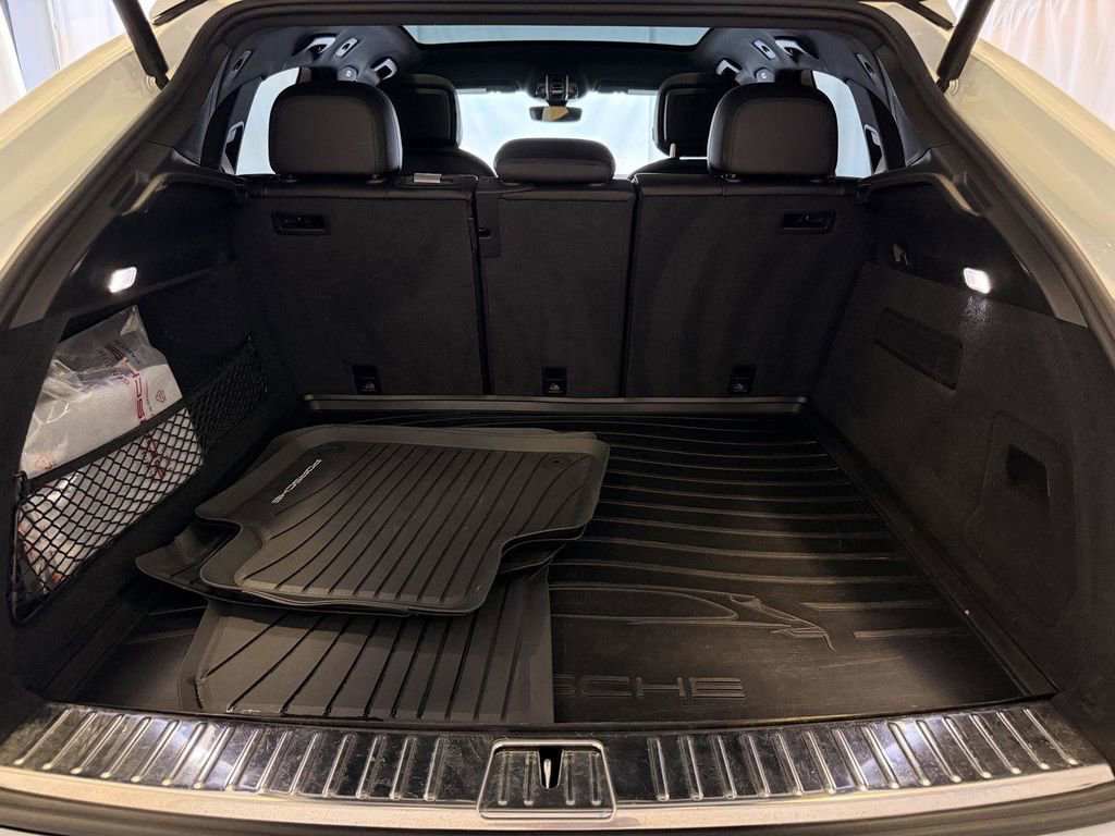 Certified 2023 Porsche Cayenne Coupe AWD/4WD image 27