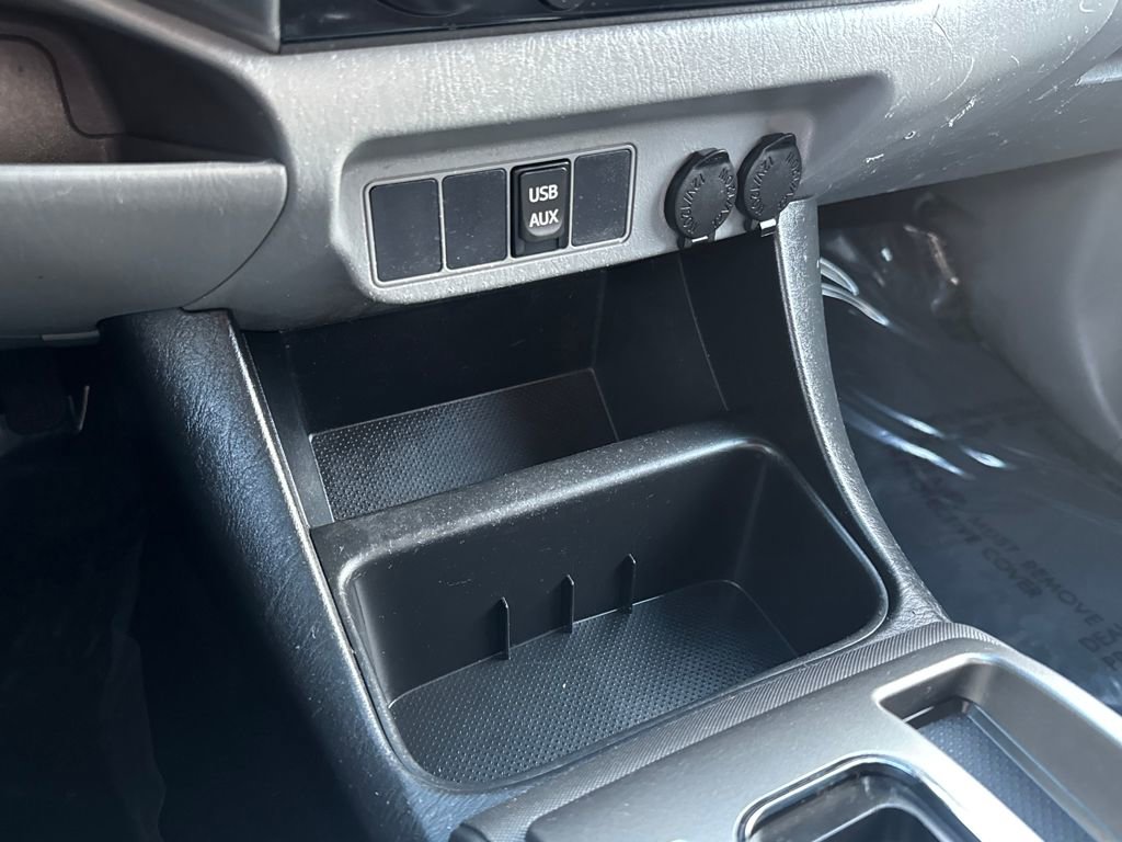 Used 2015 Toyota Tacoma 4x4 Access Cab V6 w/ TRD Sport Package image 31