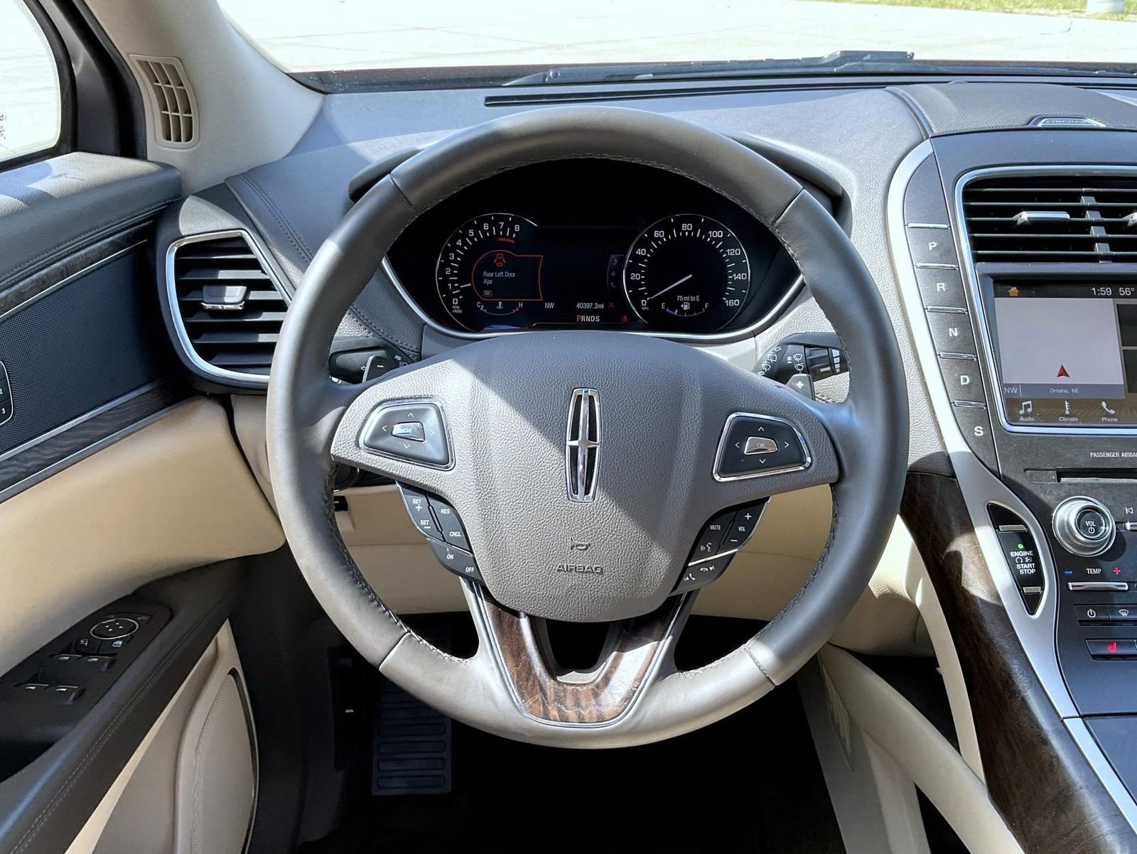 Used 2016 Lincoln MKX Select w/ Select Plus Package FWD image 13