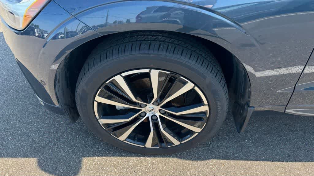 Used 2024 Volvo XC60 B5 Plus w/ Protection Package Premier AWD/4WD image 12