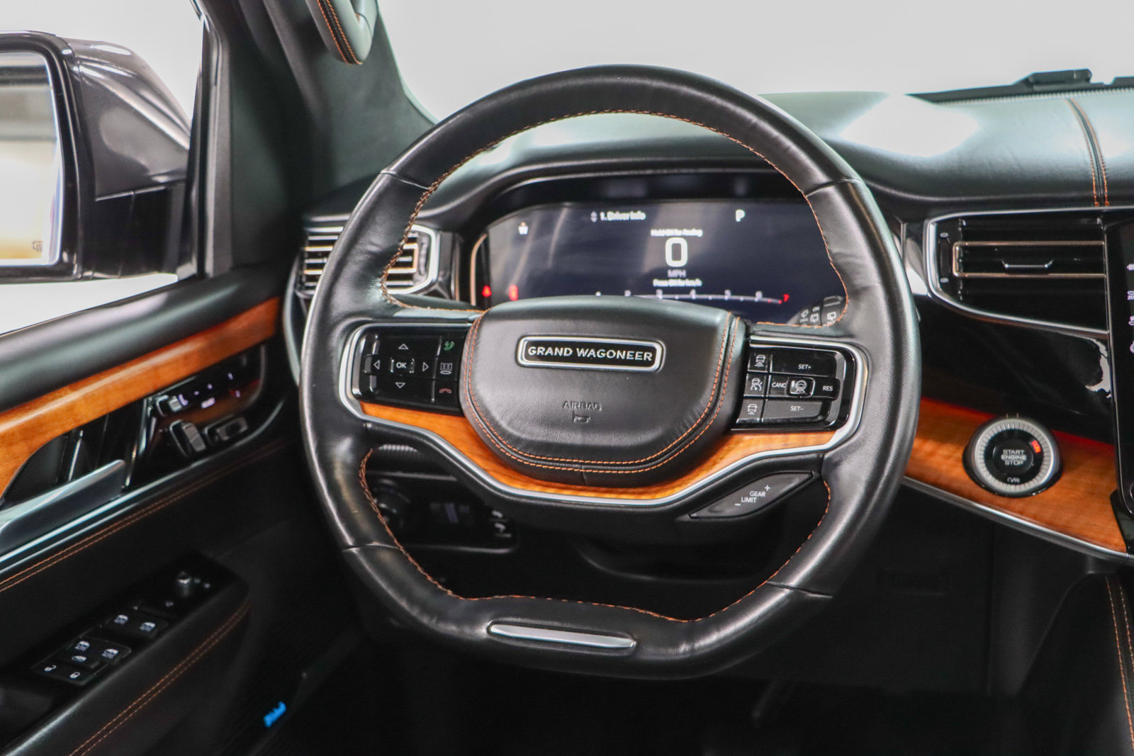 Used 2022 Jeep Grand Wagoneer Series III AWD/4WD image 13