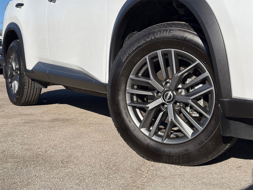 Certified 2025 Nissan Rogue S image 2