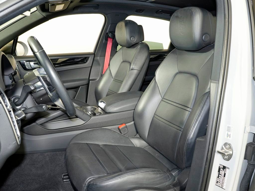 Certified 2022 Porsche Cayenne E-Hybrid image 5