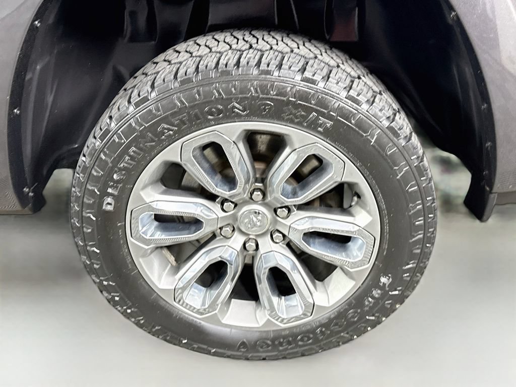 Used 2020 RAM 1500 Laramie w/ Sport Appearance Package AWD/4WD image 33