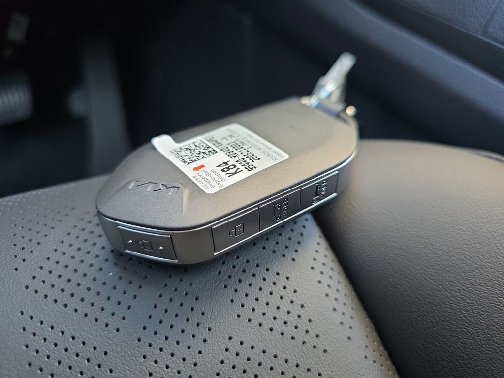 New 2026 Kia Carnival SX w/ SX Dark Edition Package image 36