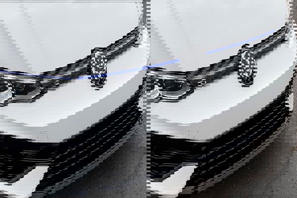 Used 2024 Volkswagen Golf R image 21