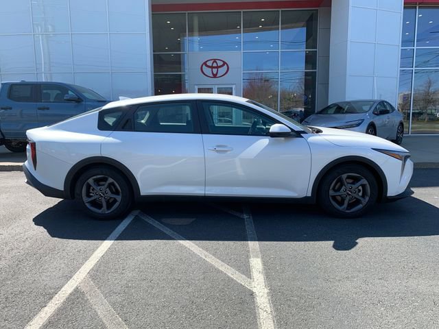 Used 2025 Kia K4 LXS FWD image 2