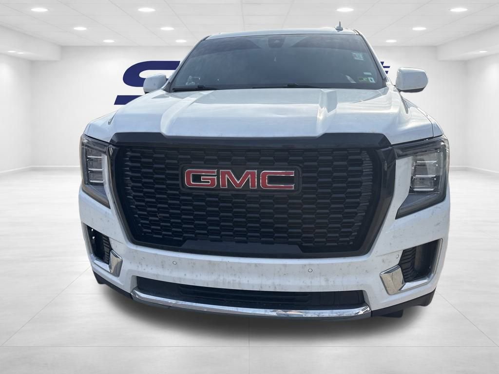 Used 2021 GMC Yukon XL SLT image 2