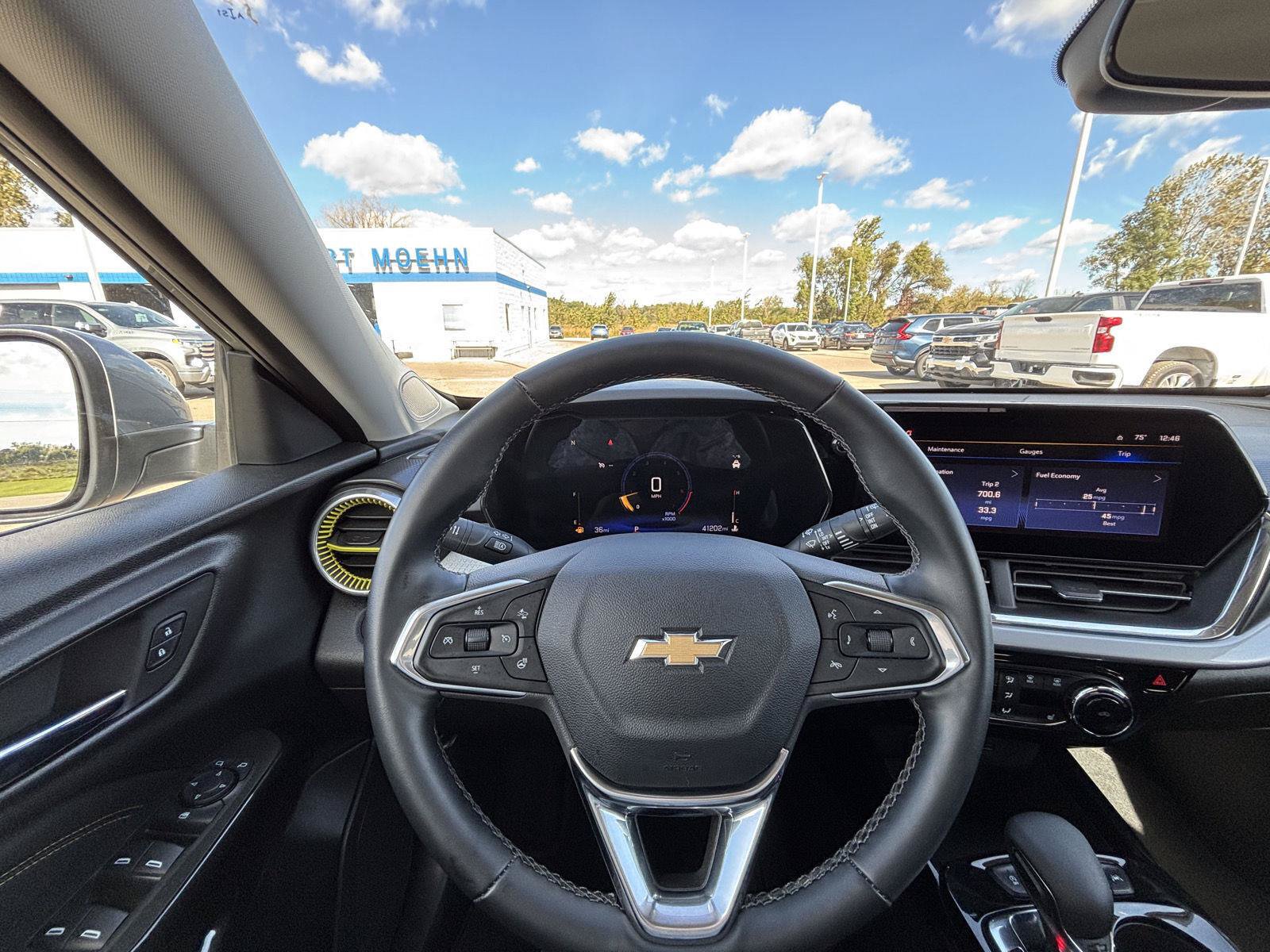 Used 2024 Chevrolet Trax LT w/ Driver Confidence Package FWD image 25