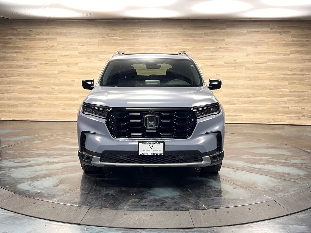 Used 2025 Honda Pilot TrailSport image 17