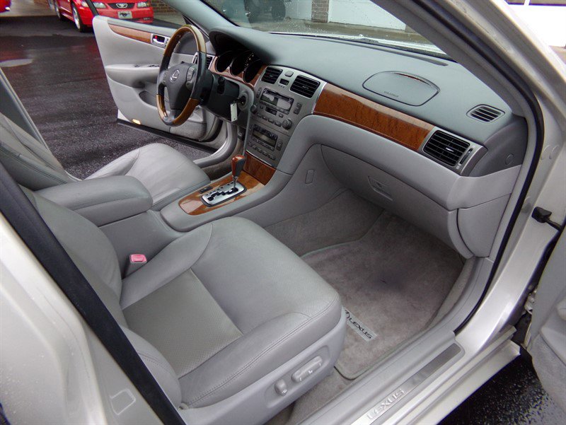Used 2005 Lexus ES 330 Sedan image 30