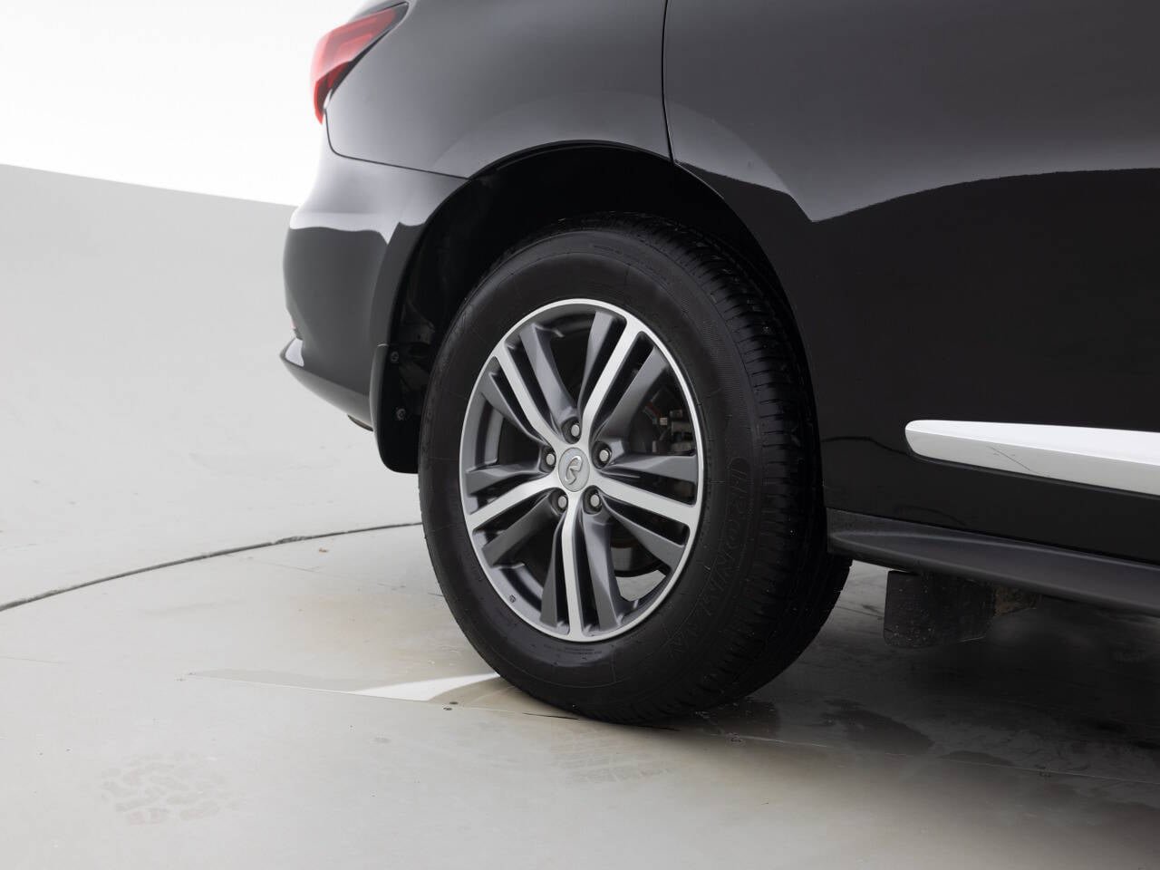 Used 2019 INFINITI QX60 Luxe w/ Essential Package image 19