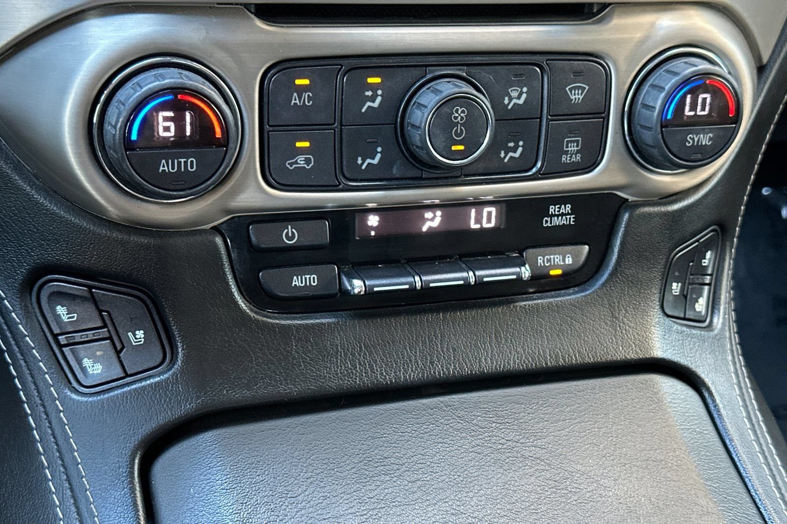 Used 2018 GMC Yukon Denali w/ Denali Ultimate Package AWD/4WD image 23
