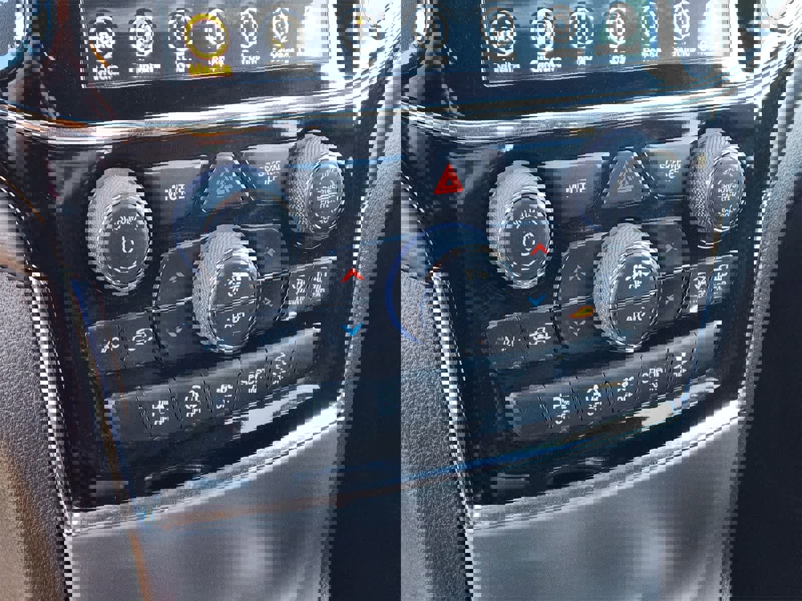 Used 2020 Jeep Grand Cherokee Laredo w/ 18" Wheel & 8.4" Radio Group image 15