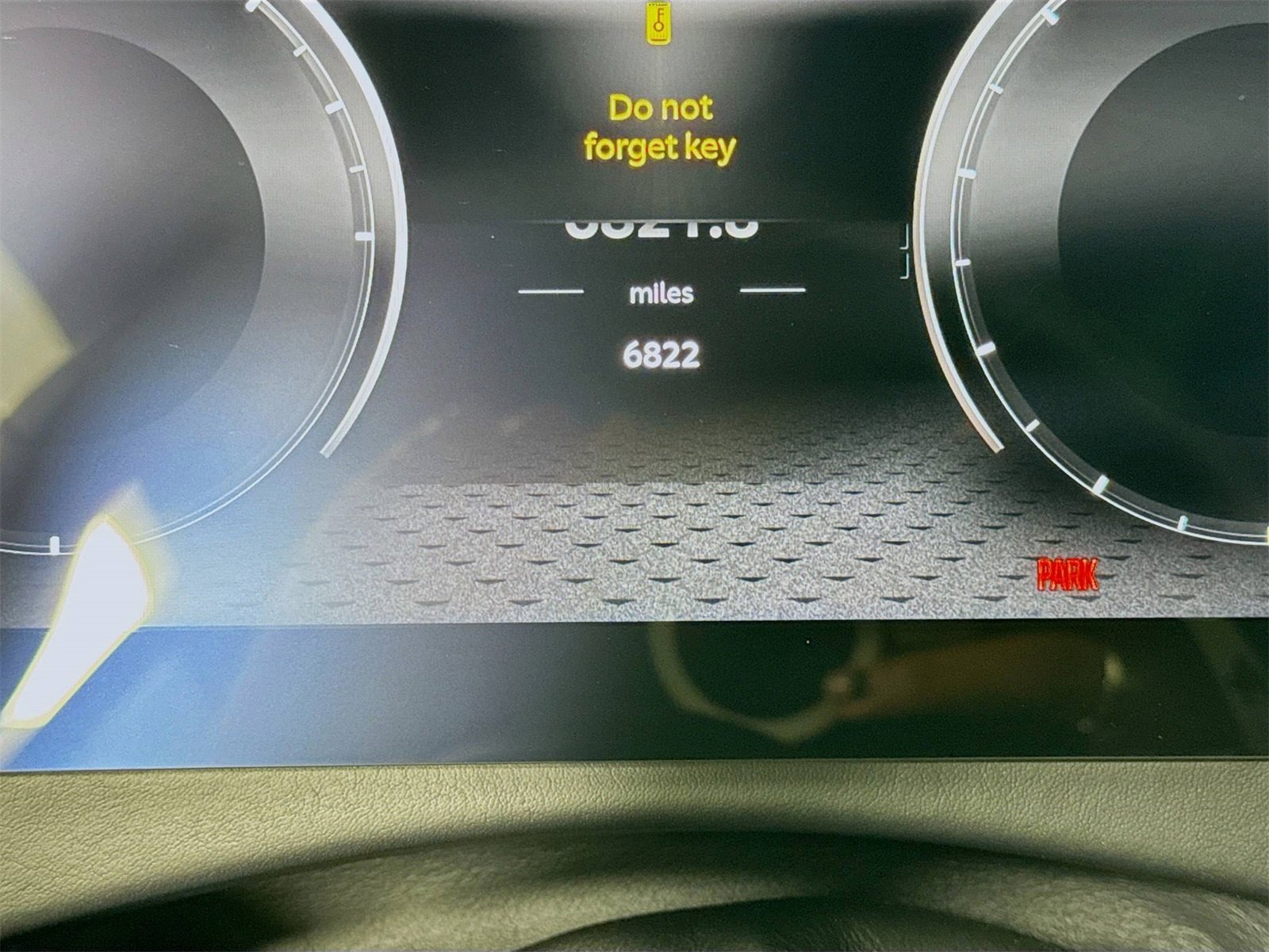 Used 2025 Aston Martin DB12 Coupe image 12