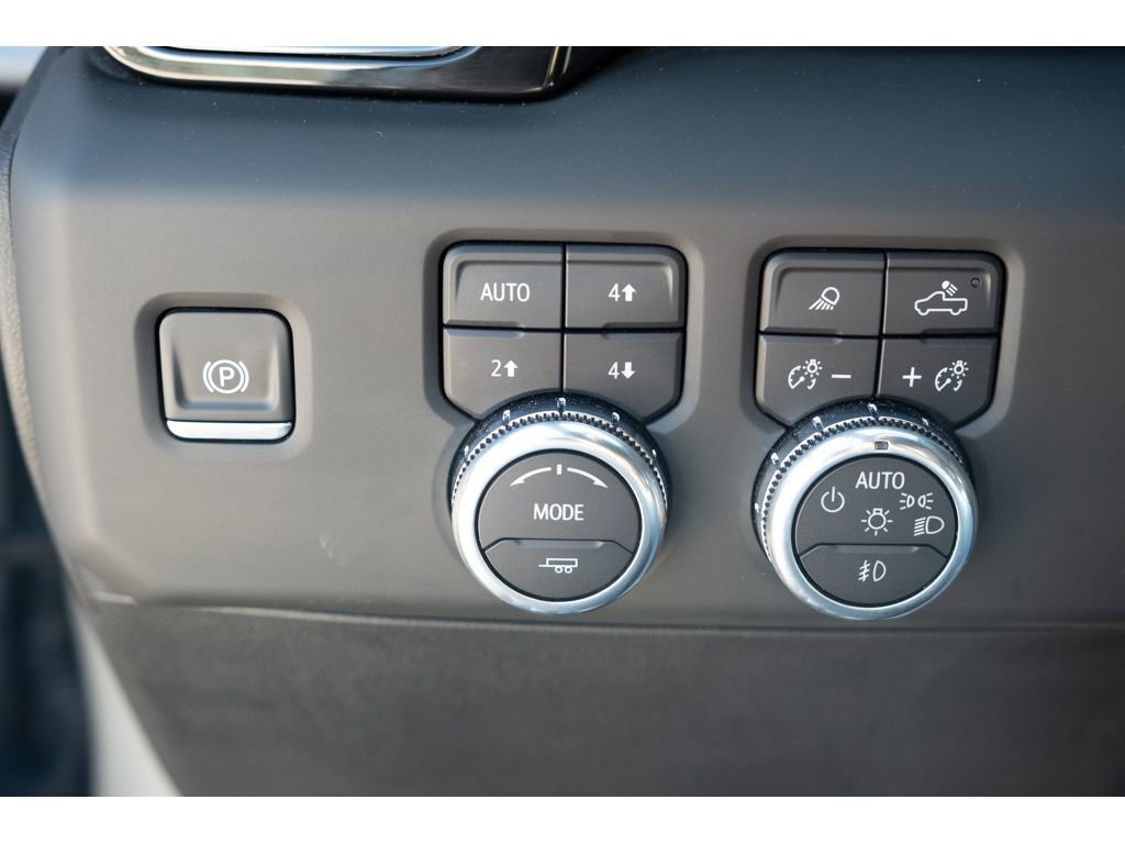 Used 2025 GMC Sierra 1500 AT4 w/ AT4 Premium Package image 30