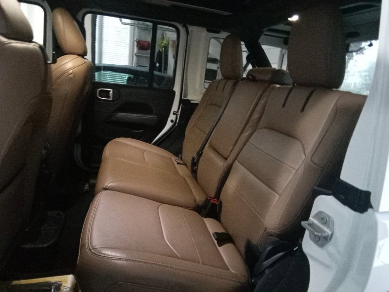 Used 2022 Jeep Wrangler Unlimited Sahara w/ Cold Weather Group image 8