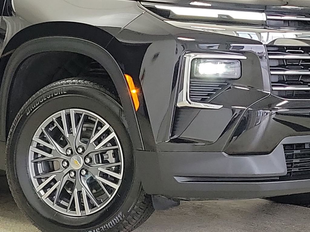 Certified 2025 Chevrolet Traverse LT image 3