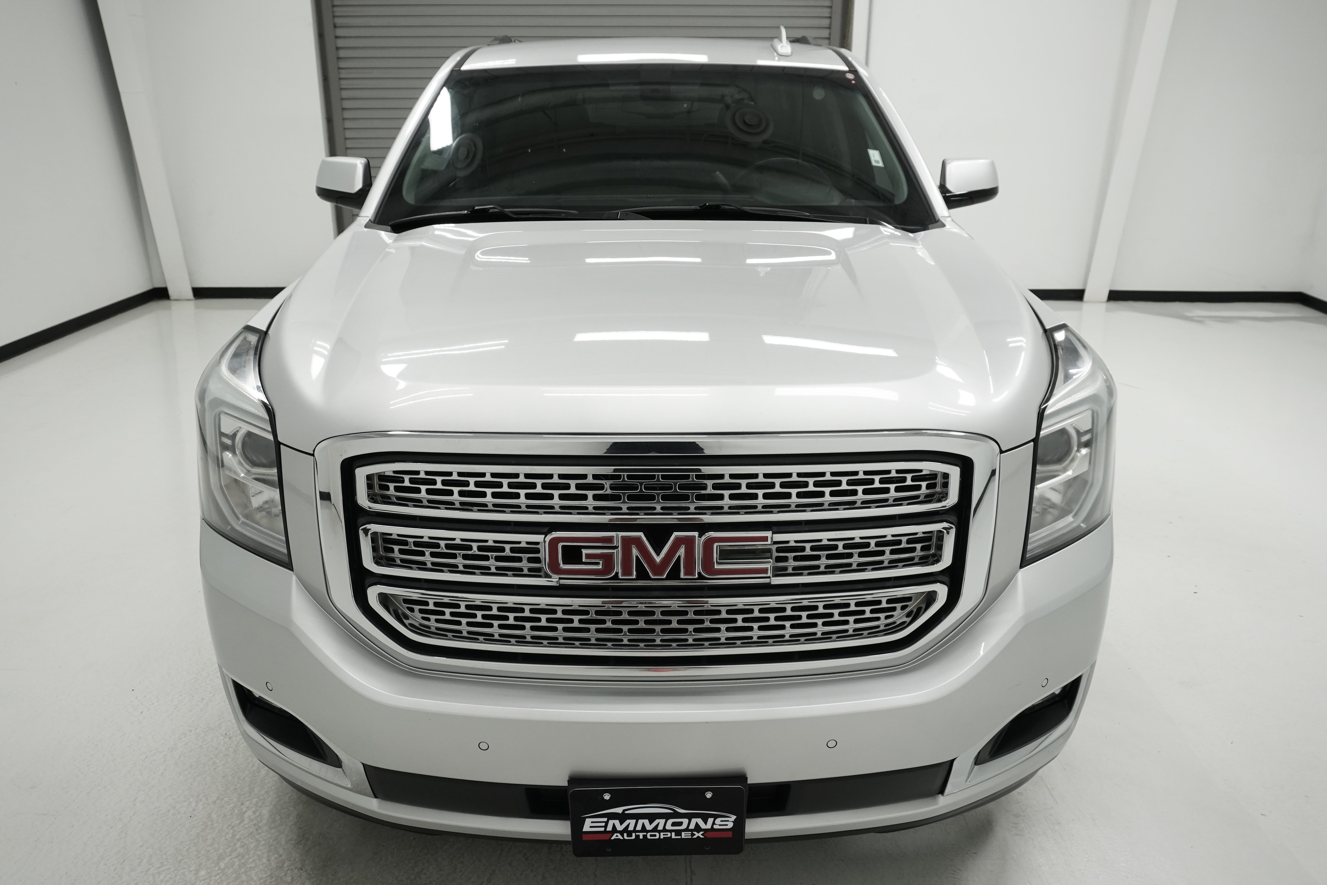 Used 2019 GMC Yukon XL SLE w/ SLE Value Package image 2