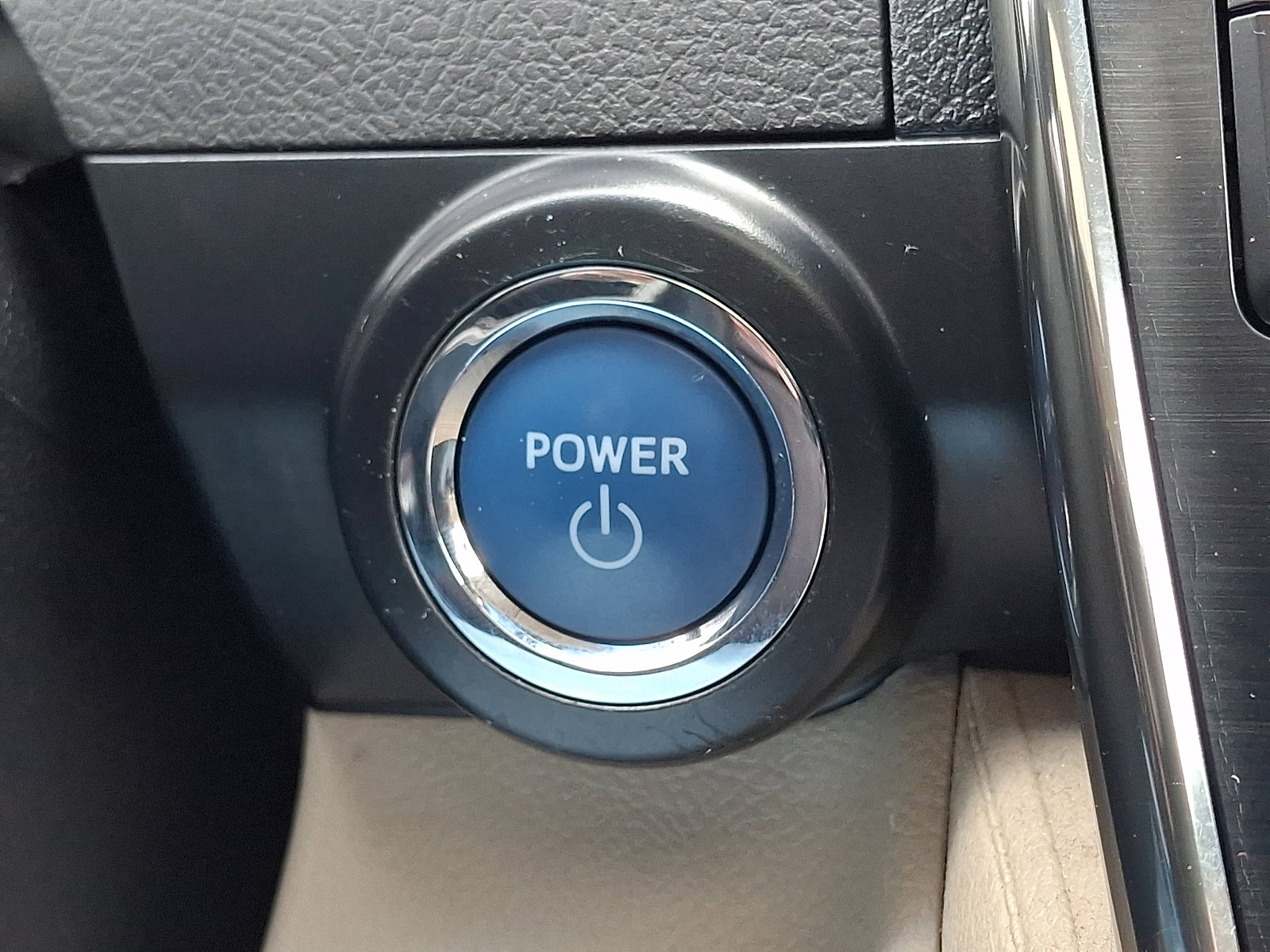 Used 2014 Toyota Camry XLE w/ Leather Package FWD image 25