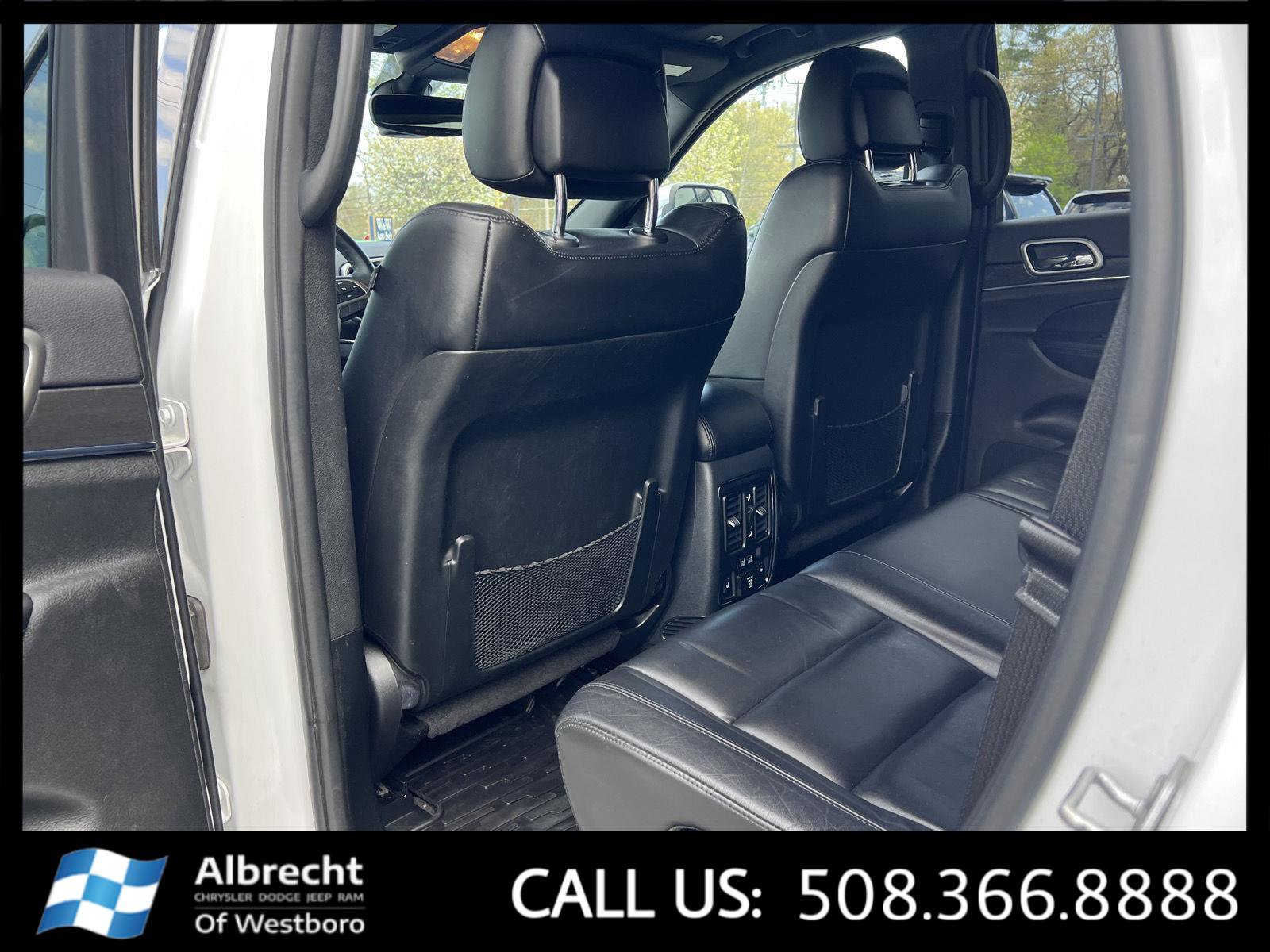 Used 2018 Jeep Grand Cherokee Limited AWD/4WD image 12