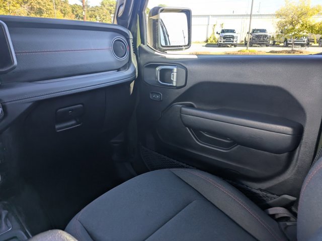 Used 2024 Jeep Gladiator Rubicon w/ Technology Group image 19